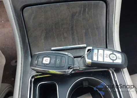 2018 Lincoln Continental Select z USA, uszkodzony, nr VIN 1LN6L9TK4J5605593